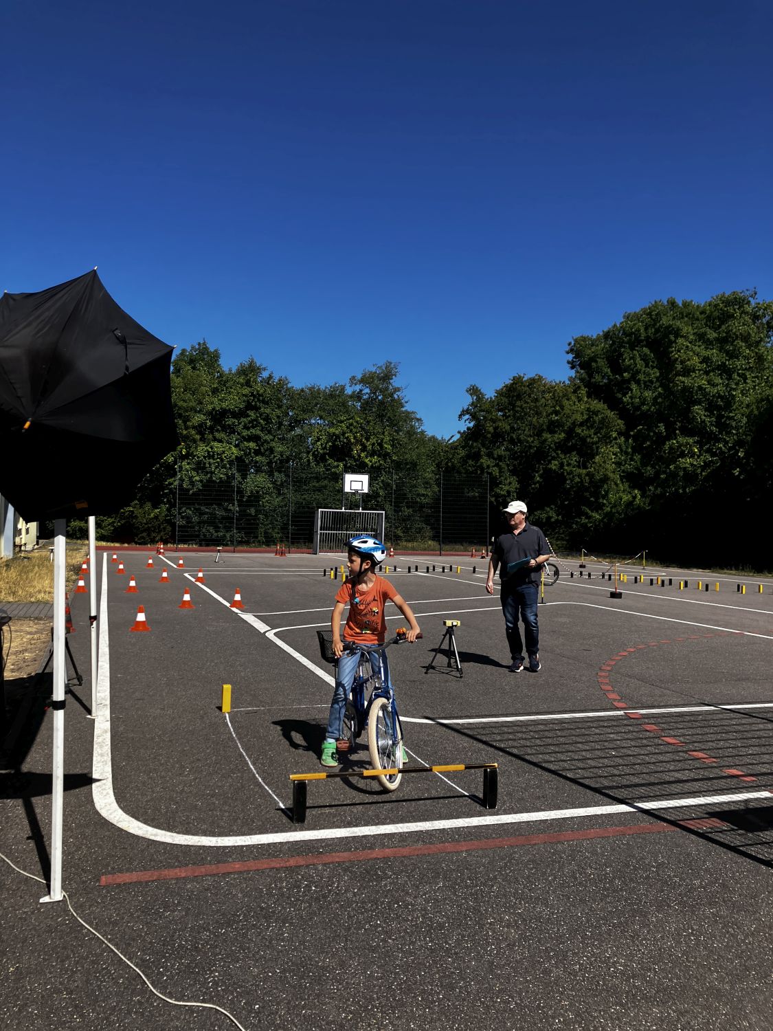 ADAC-Fahrradturnier der Dritt- und Viertklässler - Bild 04