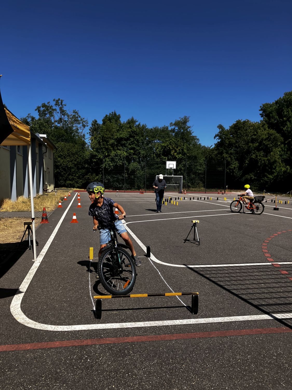 ADAC-Fahrradturnier der Dritt- und Viertklässler - Bild 08