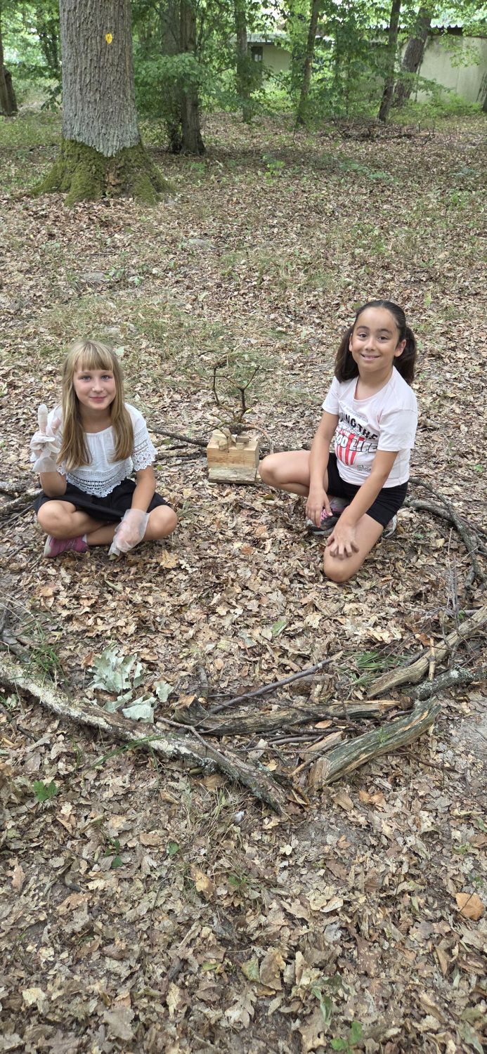 Lerngang der Klasse 3b in den Wald - Bild 08