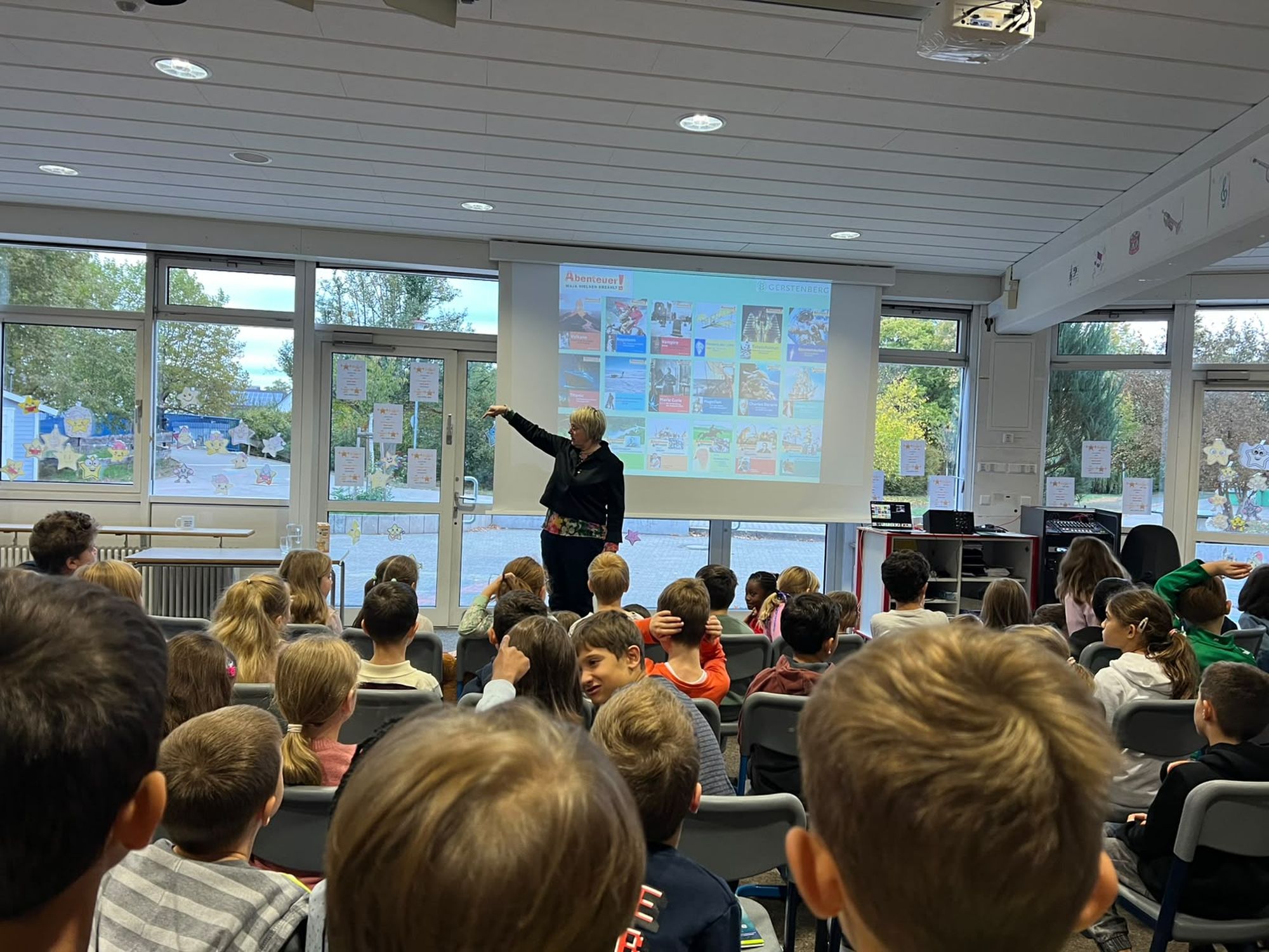 Eine spannende Reise in die Welt der Bücher und Schimpansen - Bild 06